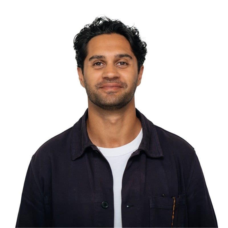 Mo